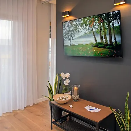 Maya's Flats & 16 - Nadmotlawie Апартаменты Гданьск