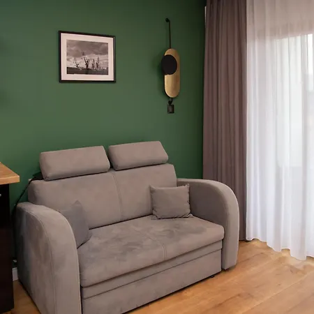 Maya's Flats & 16 - Nadmotlawie