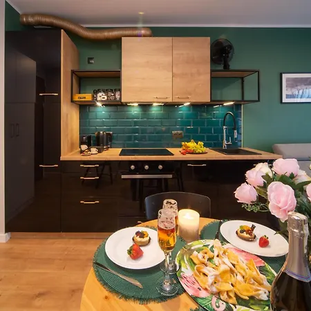 Maya's Flats & 16 - Nadmotlawie