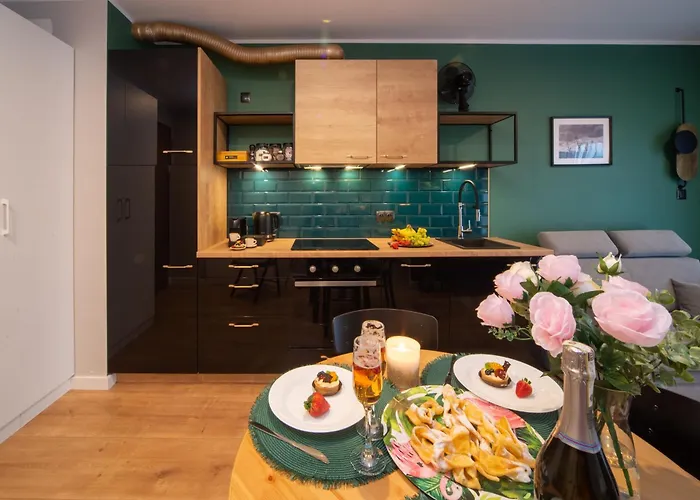 Maya's Flats & 16 - Nadmotlawie